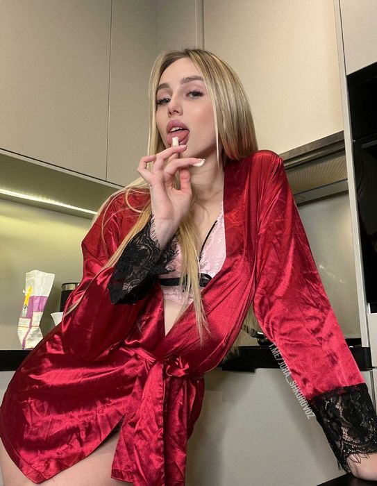 Искусство Эскапизма: Почему Эскортницы Применяют Разные Образы для Разных Клиентов?